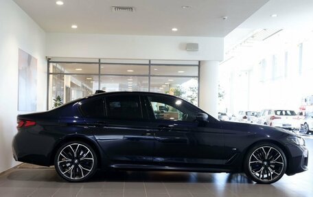 BMW 5 серия, 2021 год, 5 890 000 рублей, 4 фотография