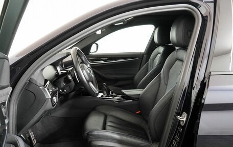 BMW 5 серия, 2021 год, 5 890 000 рублей, 11 фотография