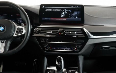 BMW 5 серия, 2021 год, 5 890 000 рублей, 16 фотография