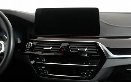 BMW 5 серия, 2021 год, 5 890 000 рублей, 24 фотография