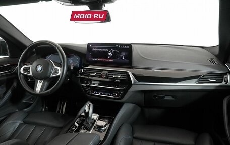 BMW 5 серия, 2021 год, 5 890 000 рублей, 14 фотография