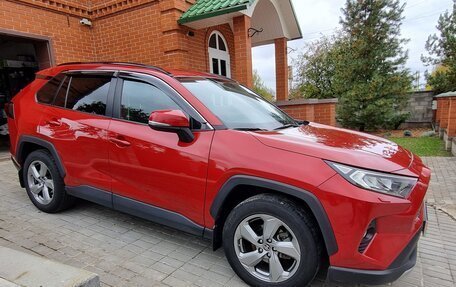 Toyota RAV4, 2021 год, 3 100 000 рублей, 4 фотография