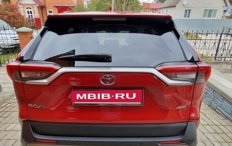 Toyota RAV4, 2021 год, 3 100 000 рублей, 5 фотография