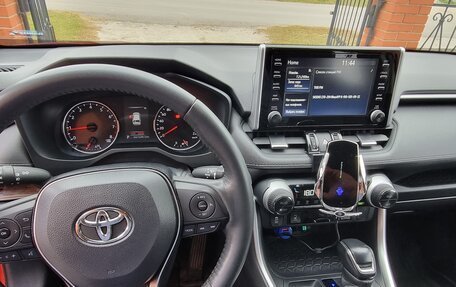 Toyota RAV4, 2021 год, 3 100 000 рублей, 14 фотография