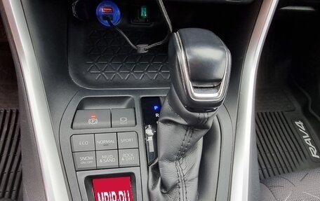 Toyota RAV4, 2021 год, 3 100 000 рублей, 12 фотография