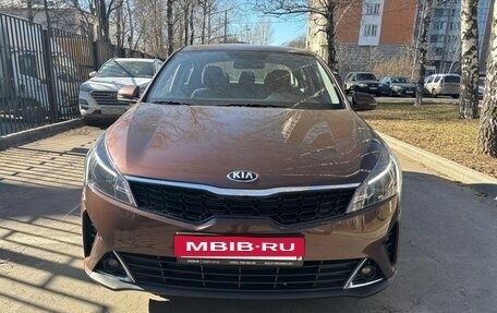 KIA Rio IV, 2021 год, 1 785 000 рублей, 2 фотография