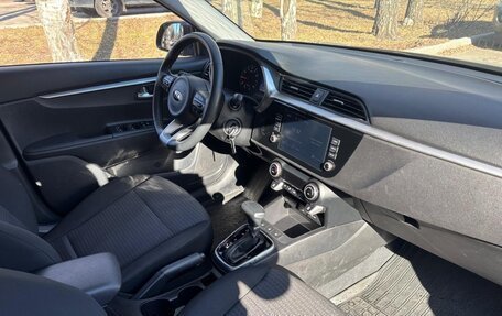 KIA Rio IV, 2021 год, 1 785 000 рублей, 13 фотография