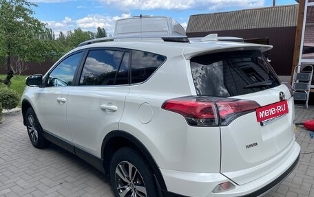 Toyota RAV4, 2017 год, 3 330 000 рублей, 3 фотография