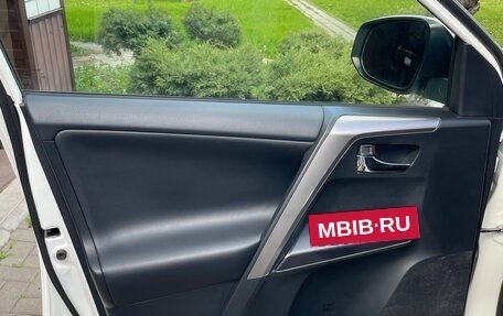 Toyota RAV4, 2017 год, 3 330 000 рублей, 9 фотография
