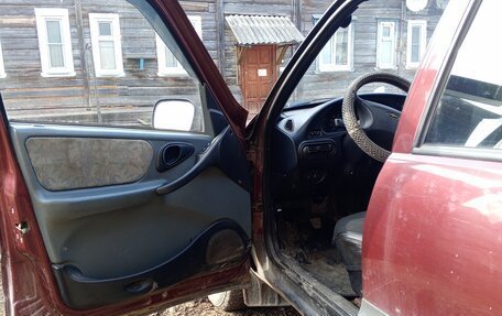 Chevrolet Niva I рестайлинг, 2004 год, 180 000 рублей, 10 фотография