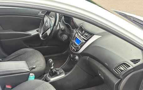 Hyundai Solaris II рестайлинг, 2014 год, 355 000 рублей, 10 фотография