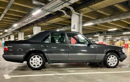 Mercedes-Benz E-Класс, 1994 год, 2 200 000 рублей, 2 фотография