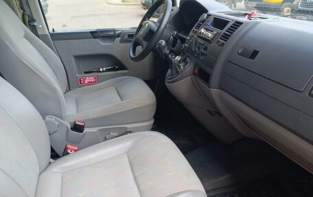 Volkswagen Transporter T5 рестайлинг, 2006 год, 873 000 рублей, 9 фотография
