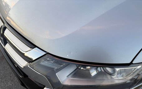 Mitsubishi Outlander III рестайлинг 3, 2018 год, 1 800 000 рублей, 10 фотография