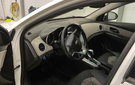 Chevrolet Cruze II, 2011 год, 680 000 рублей, 9 фотография