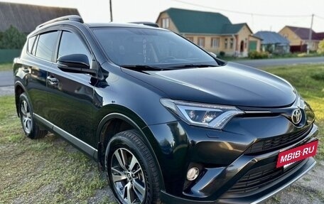Toyota RAV4, 2018 год, 2 760 000 рублей, 2 фотография