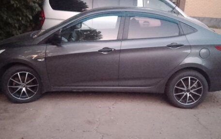 Hyundai Solaris II рестайлинг, 2012 год, 790 000 рублей, 3 фотография