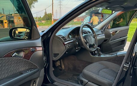 Mercedes-Benz E-Класс, 2003 год, 690 000 рублей, 21 фотография