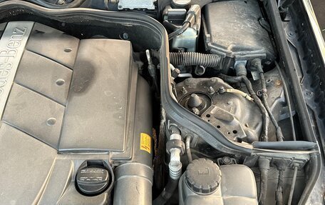 Mercedes-Benz E-Класс, 2003 год, 690 000 рублей, 31 фотография