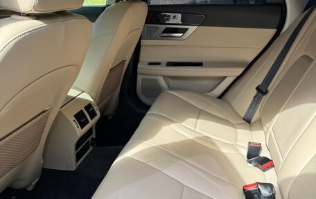 Jaguar XF II, 2016 год, 2 425 000 рублей, 9 фотография