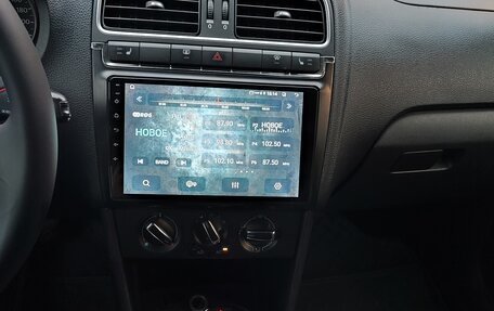 Volkswagen Polo VI (EU Market), 2011 год, 1 200 000 рублей, 13 фотография