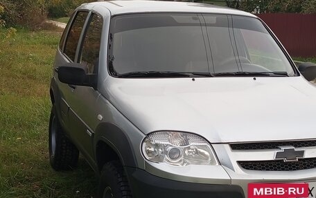 Chevrolet Niva I рестайлинг, 2011 год, 500 000 рублей, 2 фотография