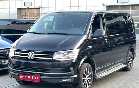 Volkswagen Multivan T6 рестайлинг, 2016 год, 4 420 000 рублей, 1 фотография