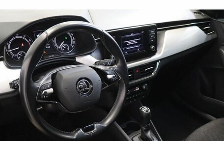Skoda Rapid II, 2021 год, 1 799 000 рублей, 6 фотография
