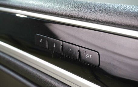 Volkswagen Touareg III, 2013 год, 2 940 000 рублей, 16 фотография