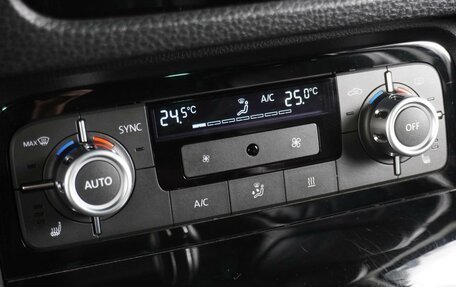 Volkswagen Touareg III, 2013 год, 2 940 000 рублей, 24 фотография