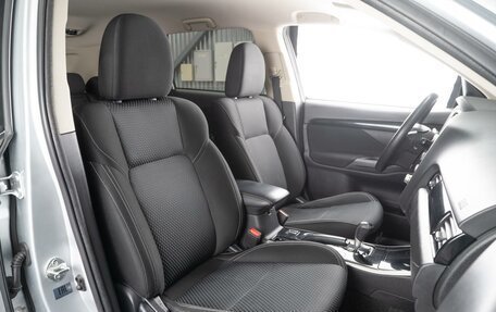 Mitsubishi Outlander III рестайлинг 3, 2021 год, 2 149 000 рублей, 8 фотография