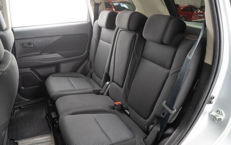 Mitsubishi Outlander III рестайлинг 3, 2021 год, 2 149 000 рублей, 9 фотография