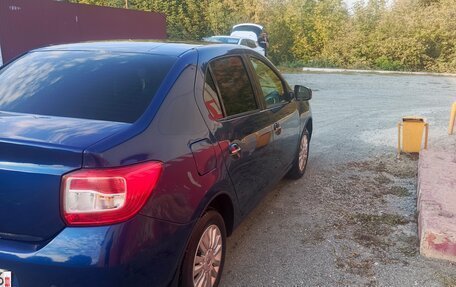 Renault Logan II, 2017 год, 861 000 рублей, 3 фотография