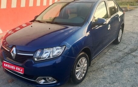 Renault Logan II, 2017 год, 861 000 рублей, 2 фотография