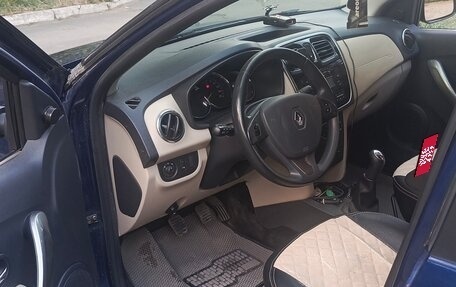 Renault Logan II, 2017 год, 861 000 рублей, 6 фотография