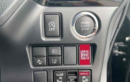 Toyota Voxy III, 2021 год, 2 300 000 рублей, 15 фотография