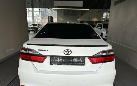 Toyota Camry, 2017 год, 2 450 000 рублей, 6 фотография