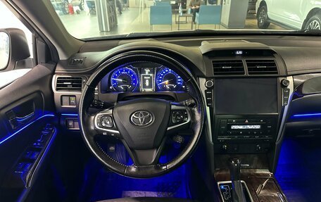 Toyota Camry, 2017 год, 2 450 000 рублей, 9 фотография