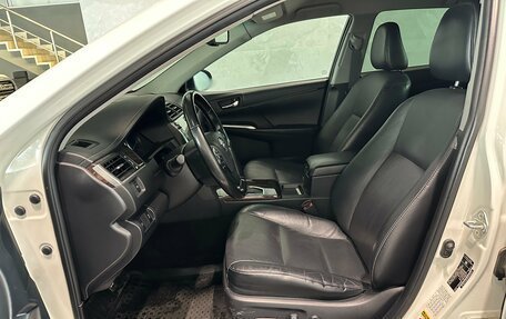 Toyota Camry, 2017 год, 2 450 000 рублей, 18 фотография
