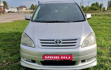 Toyota Ipsum II, 2002 год, 830 000 рублей, 1 фотография