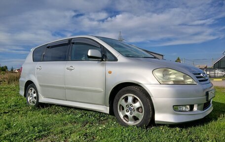 Toyota Ipsum II, 2002 год, 830 000 рублей, 2 фотография