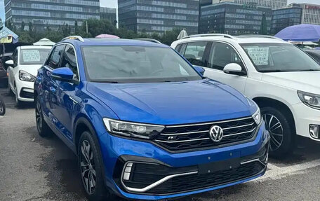 Volkswagen T-Roc I, 2022 год, 1 214 555 рублей, 2 фотография