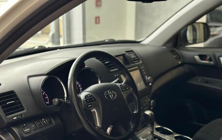 Toyota Highlander III, 2013 год, 2 150 000 рублей, 8 фотография