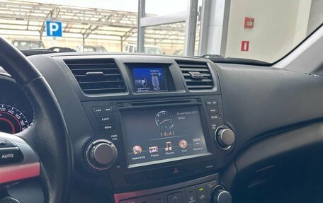 Toyota Highlander III, 2013 год, 2 150 000 рублей, 12 фотография