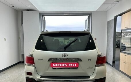 Toyota Highlander III, 2013 год, 2 150 000 рублей, 5 фотография