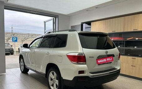 Toyota Highlander III, 2013 год, 2 150 000 рублей, 4 фотография