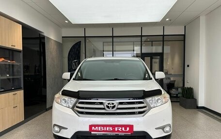 Toyota Highlander III, 2013 год, 2 150 000 рублей, 2 фотография