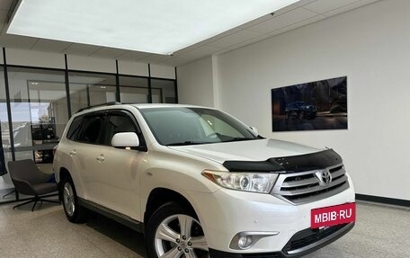 Toyota Highlander III, 2013 год, 2 150 000 рублей, 3 фотография