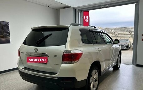 Toyota Highlander III, 2013 год, 2 150 000 рублей, 6 фотография