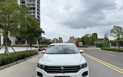 Volkswagen T-Roc I, 2022 год, 1 630 000 рублей, 1 фотография